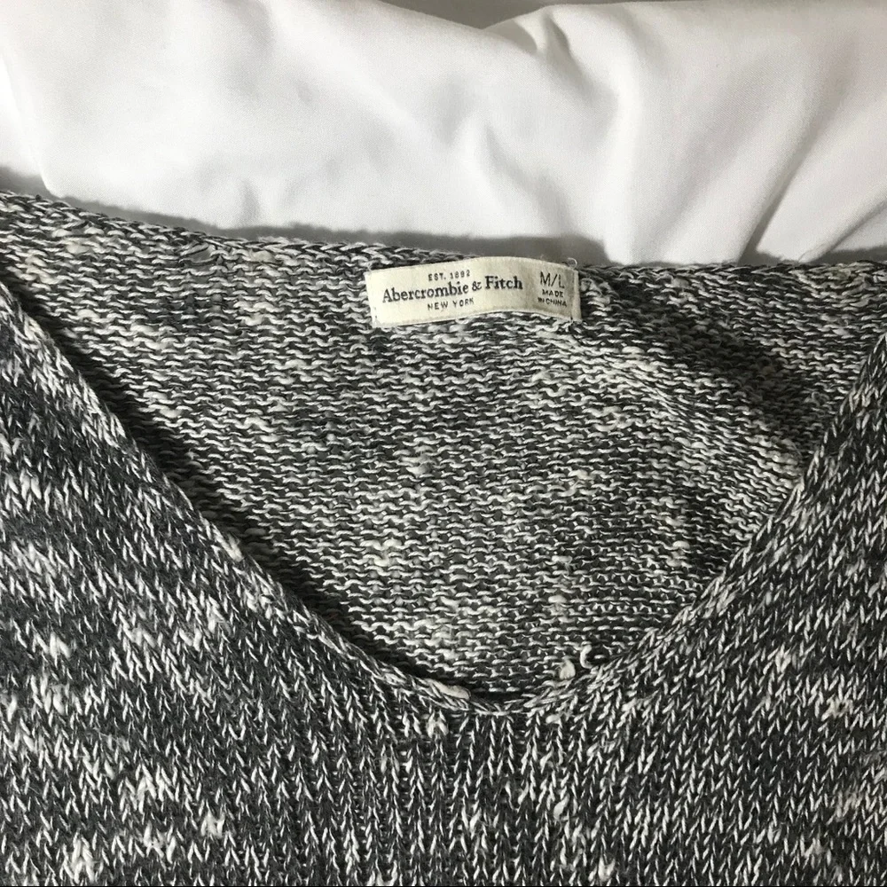 Gray and White Marled V-Neck Sweater Abercrombie size Medium/Large